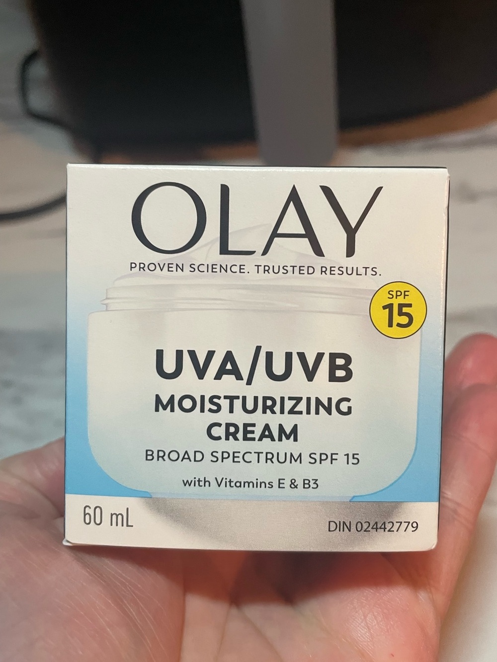 Olay UVA/UVB Moisturizing Cream SPF 15